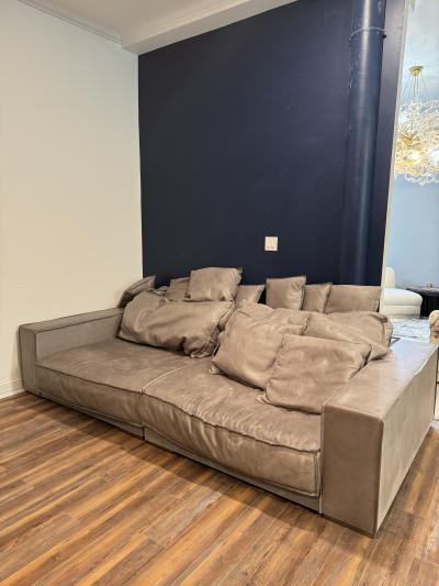 MONUMENTAL ITALIAN LIGHT GREY LEATHER MODERN SOFA