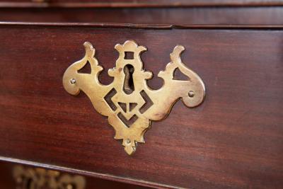 Mahogany Bachelors Chest