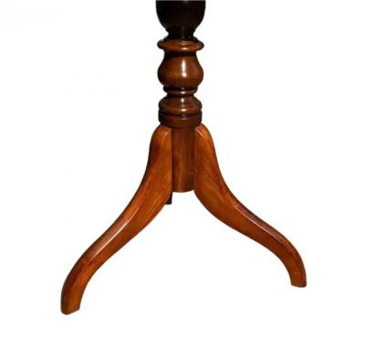 Mahogany Cross banded Tripod table
