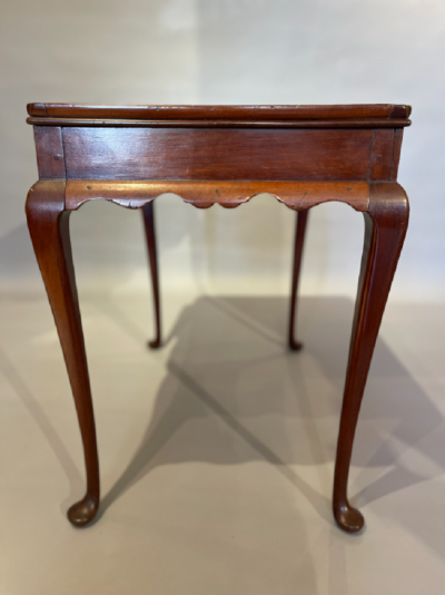 Mahogany Queen Anne Tea Table