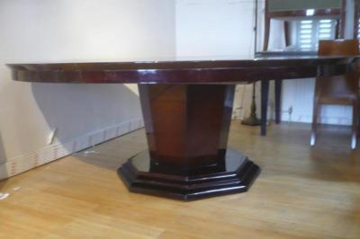 Maison Dominique Maison Dominique Largest Round Dining Table with a Central Foot 1 Leaf