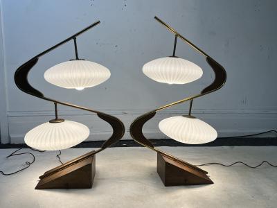 Majestic Lamp company EXCEPTIONAL PAIR OF MID CENTURY Z LAMPS BY MAJESTIC