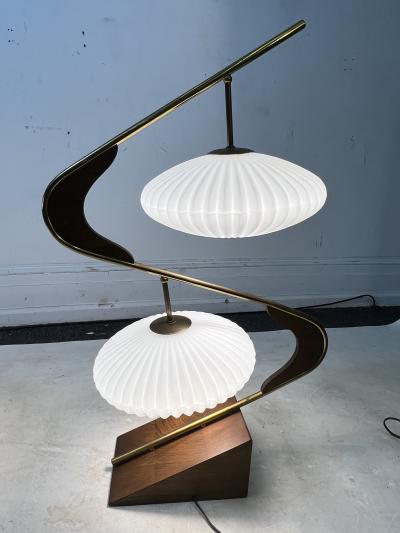 Majestic Lamp company EXCEPTIONAL PAIR OF MID CENTURY Z LAMPS BY MAJESTIC