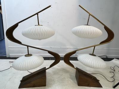 Majestic Lamp company EXCEPTIONAL PAIR OF MID CENTURY Z LAMPS BY MAJESTIC