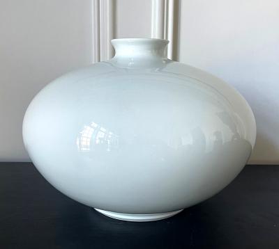 Manji Inoue Contemporary Japanese White Glaze Ceramic Vase by Inoue Manji