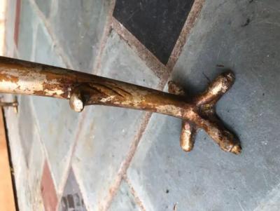 Marge Carson Magnificent Marge Carson Large Gold Griffon Leg Regency Glass Top Coffee Table