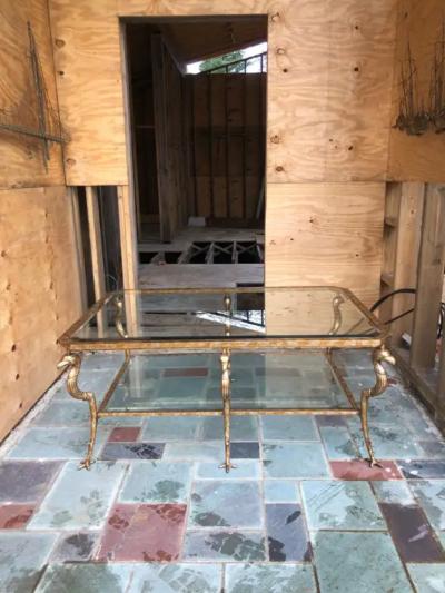 Marge Carson Magnificent Marge Carson Large Gold Griffon Leg Regency Glass Top Coffee Table