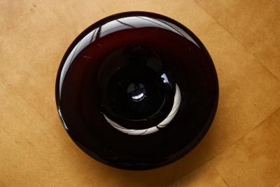 Marinke van Zandwijk Art Glass Bowl in Hand Blown Purple Glass Leerdam 2003