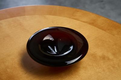 Marinke van Zandwijk Art Glass Bowl in Hand Blown Purple Glass Leerdam 2003