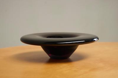 Marinke van Zandwijk Art Glass Bowl in Hand Blown Purple Glass Leerdam 2003