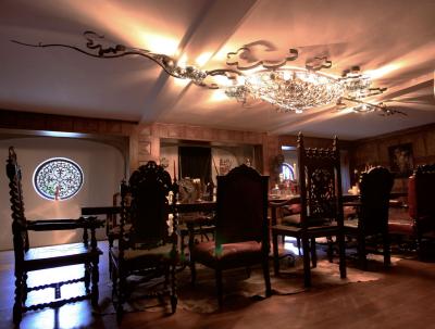 Mark Brazier Jones Duchess Oval Chandelier