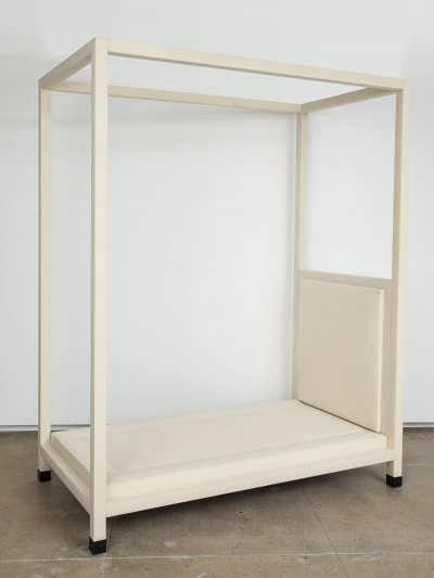 Mark Cunningham MARK FOUR POSTER BED