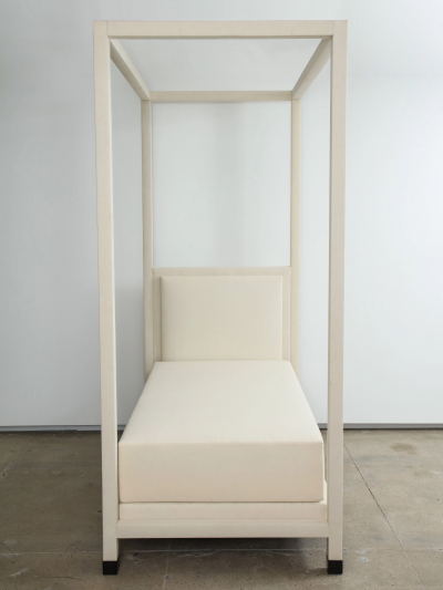 Mark Cunningham MARK FOUR POSTER BED