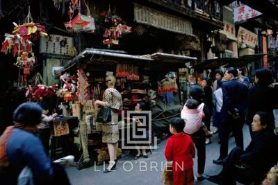 Mark Shaw Tiger Morse in Leopard Print Shops 1962