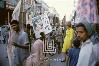 Mark Shaw Tiger Morse in Yellow Suit Street 02 1962