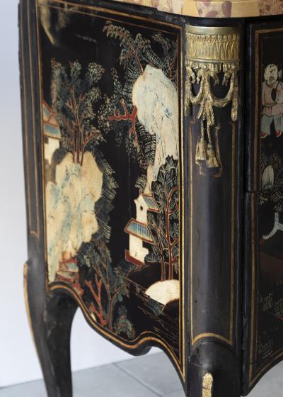 Martin Ohneberg AN 18TH CENTURY COROMANDEL LACQUER COMMODE BY MARTIN OHNEBERG