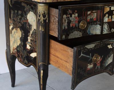 Martin Ohneberg AN 18TH CENTURY COROMANDEL LACQUER COMMODE BY MARTIN OHNEBERG