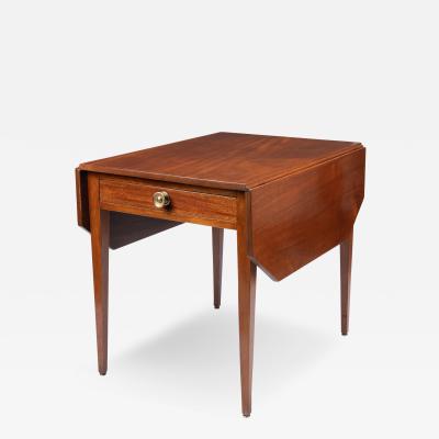 Massachusetts Hepplewhite drop leaf Pembroke table 1790 1810 