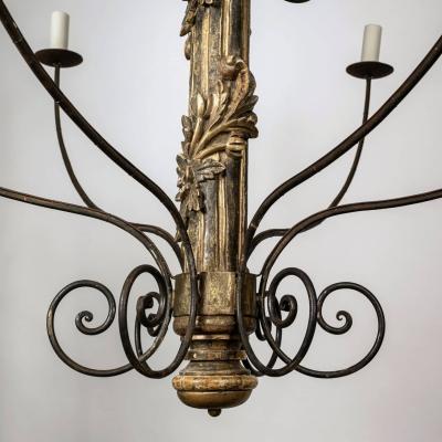 Massive Hand Carved Giltwood Italian Twelve Arm Chandelier