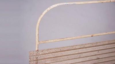 Mathieu Mat got Mathieu Mat got Folded Magazine Stand