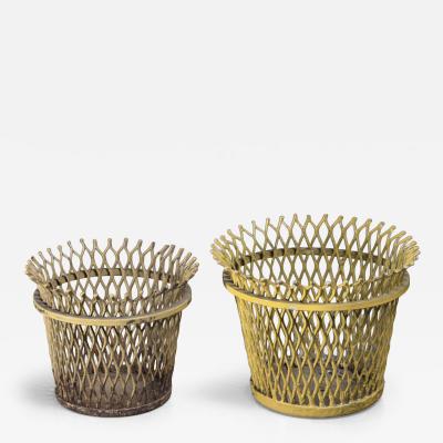 Mathieu Mat got Pair of Mathieu Mat got flower pots