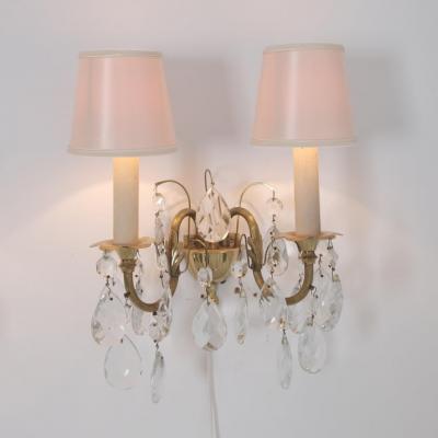 Mauri Almari Pair of Vintage Classic Crystal Wall Lamps K8 14 Mauri Almari Idman 1950s