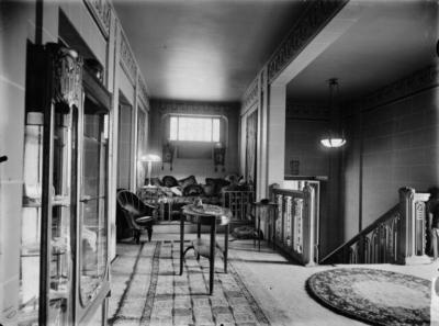 Maurice Dufr ne Maurice Dufrene gilt sculpted vitrine