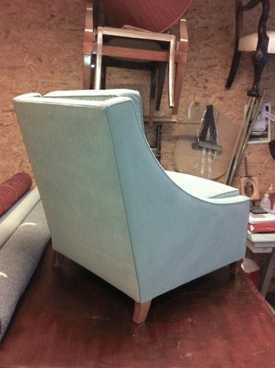 Maurice Hirsch Maurice Hirsch Superb Pair of Slipper Chairs With Gold Leaf Legs