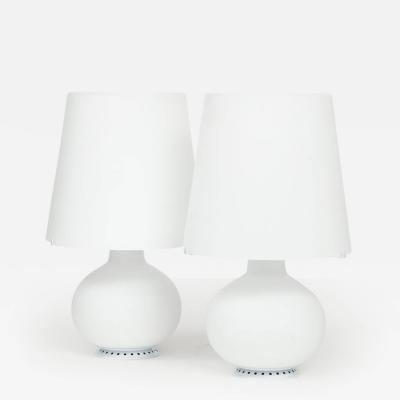 Max Ingrand Medium White Glass Table Lamp by Max Ingrand for Fontana Arte Model 1853 Italy