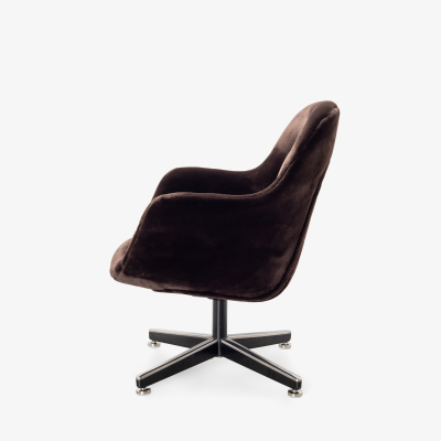 Max Pearson Max Pearson for Knoll Executive Lounge Chair in Plush Brown Italian Velvet
