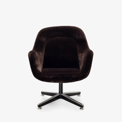 Max Pearson Max Pearson for Knoll Executive Lounge Chair in Plush Brown Italian Velvet