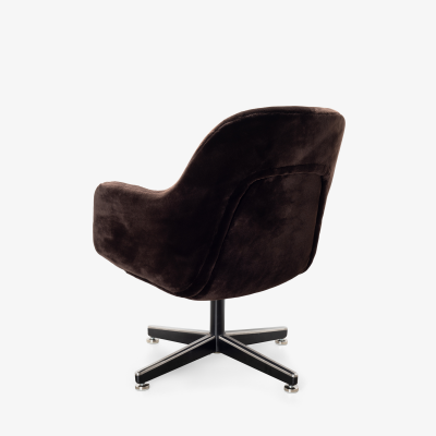 Max Pearson Max Pearson for Knoll Executive Lounge Chair in Plush Brown Italian Velvet