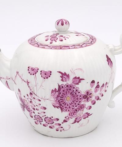 Meissen Tea Pot with Replaced Silver Spout Germany circa 1750