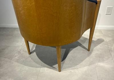 Michael Graves A Set of 6 American Modern Birch and Leather Armchairs Michael Graves for Suna