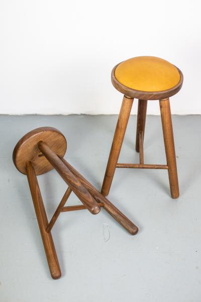 Micheal Rozell Pair of Michael Rozell Studio Bar Stools Figured Walnut and Leather
