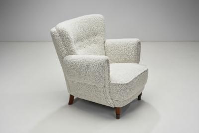Mid Century Modern Armchair Upholstered in Boucl Fabric Europe 20th Century