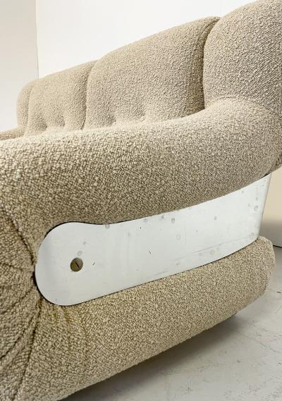 Mid Century Modern Italian Sofa in Beige Boucle