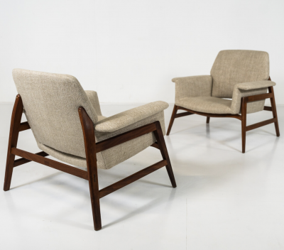 Mid Century Modern Pair of Armchairs in the style of Gianfranco Frattini Italy