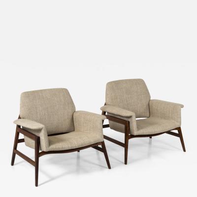 Mid Century Modern Pair of Armchairs in the style of Gianfranco Frattini Italy