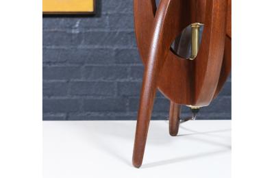 Mid Century Modern Sculpted Table Lamp by R J Manufacturing