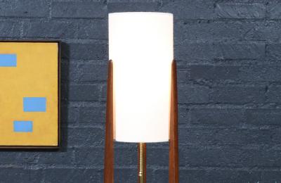 Mid Century Modern Sculptural Table Lamp by R J Manufacturing