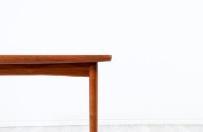 Mid Century Modern Teak Expanding Draw Leaf Dining Table