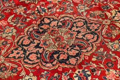 Middle Eastern Persian Sarouk style wool carpet