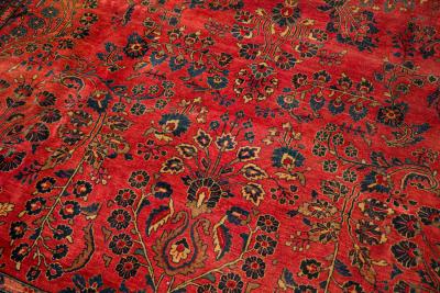 Middle Eastern Persian Sarouk style wool carpet