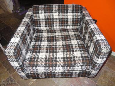 Milo Baughman Handsome Pair of Milo Baughman Style Plaid Chrome Cube Lounge Chairs