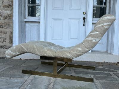 Milo Baughman MODERN BRASSTONE METAL FRAMED CHAISE LOUNGE IN THE MANNER OF MILO BAUGHMAN
