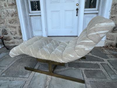 Milo Baughman MODERN BRASSTONE METAL FRAMED CHAISE LOUNGE IN THE MANNER OF MILO BAUGHMAN