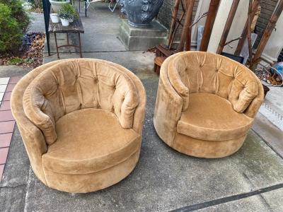 Milo Baughman MODERN PAIR OF BUTTON TUFTED SWIVEL CHAIRS