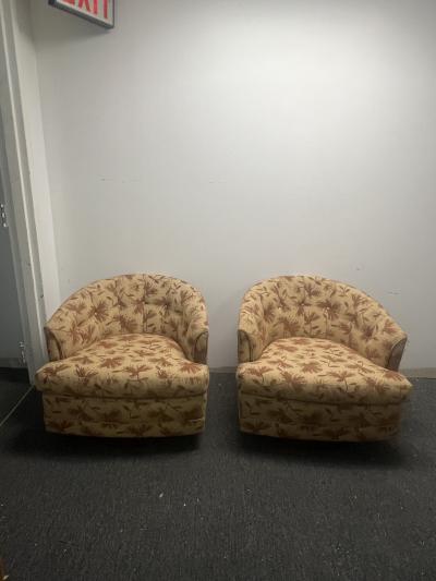 Milo Baughman MODERN SWIVEL CHAIRS WITH WALNUT BASE