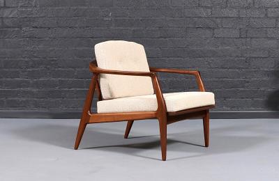 Milo Baughman Milo Baughman Sculpted Walnut Lounge Chair for Thayer Coggin